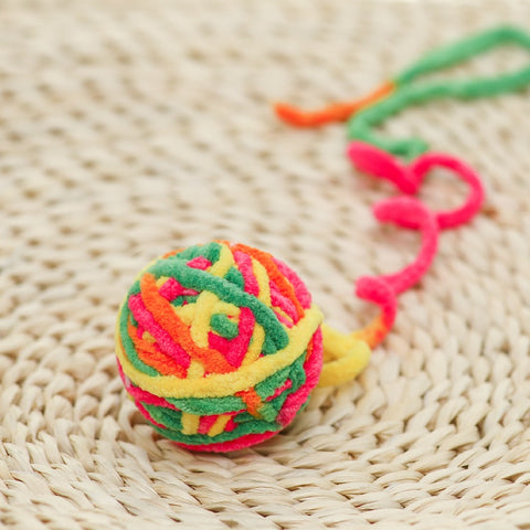 Đồ chơi bóng len cho mèo màu đa sắc Đồ chơi bóng len cho mèo màu đa sắc