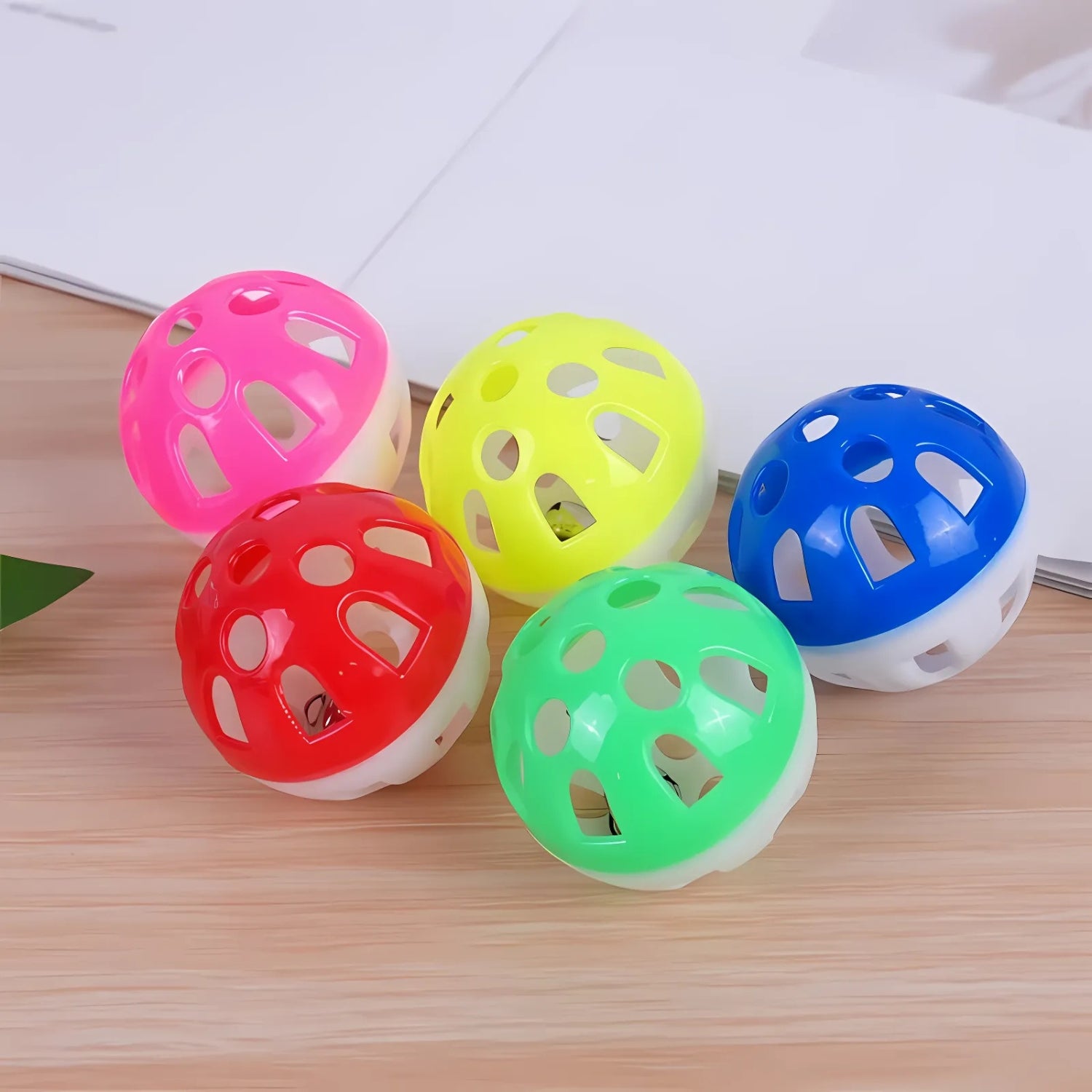 đồ chơi cho mèo bóng lục lạc nhiều màu sắc